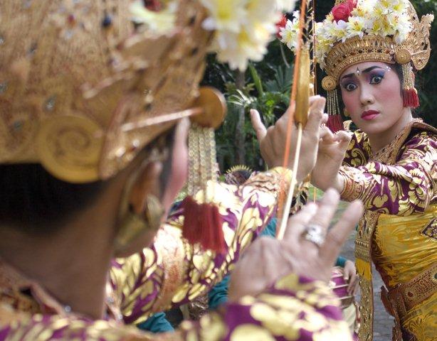 legong dancers1