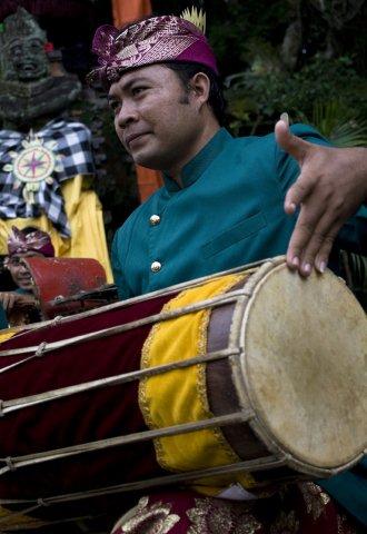 Semara Ratih Rai playing kendang
