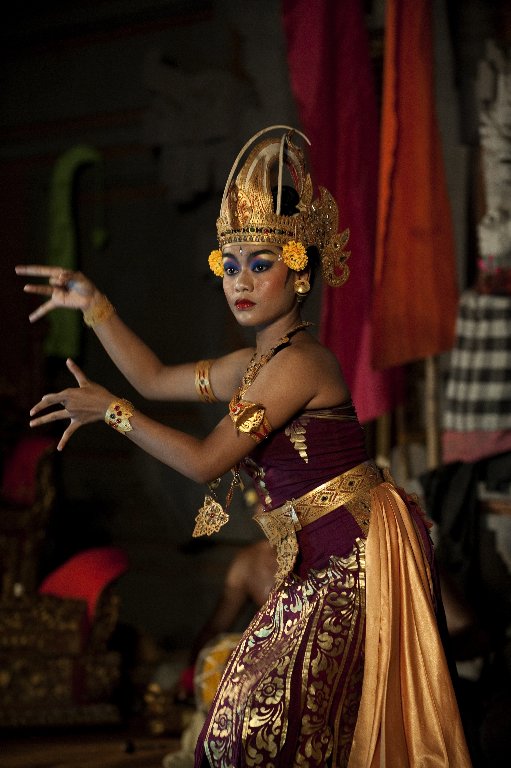 Semara Ratih Penari Cendrawasi